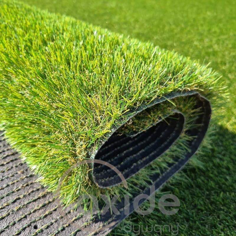 Sztuczna trawa na balkonie