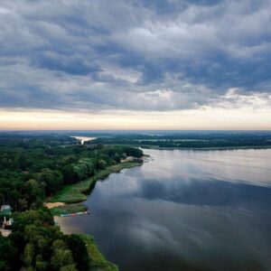 Jak narysować piękne jezioro – krok po kroku dla początkujących artystów