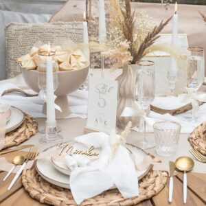 Magiczne sposoby na dekorację stołu na 60 urodziny, które zachwycą gości i stworzą wyjątkową atmosferę