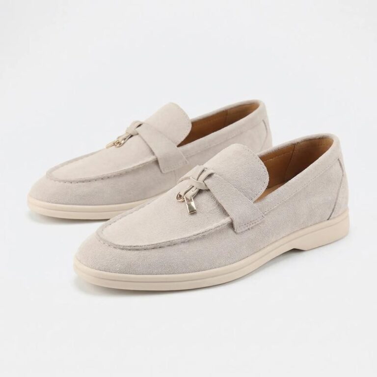 Codzienna Elegancja: Praktyczne Pomysły na Dekorację Stołu w Salonie